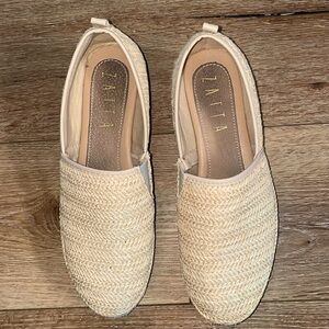 Zatta Women Woven Loafers size 9.5